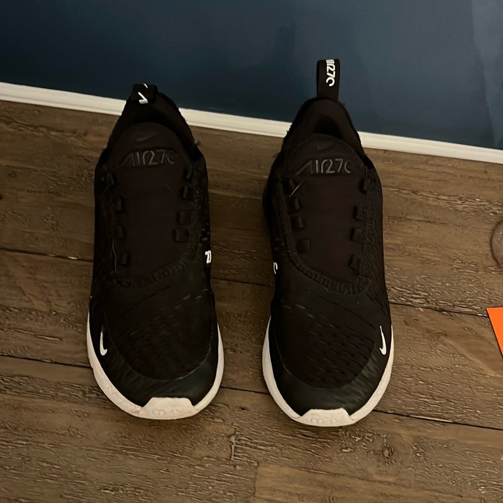 Nike Air Max 270 Black & White Kids Size 4
